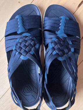 Malibu sandals - Canyon style, two tone blue, size 8